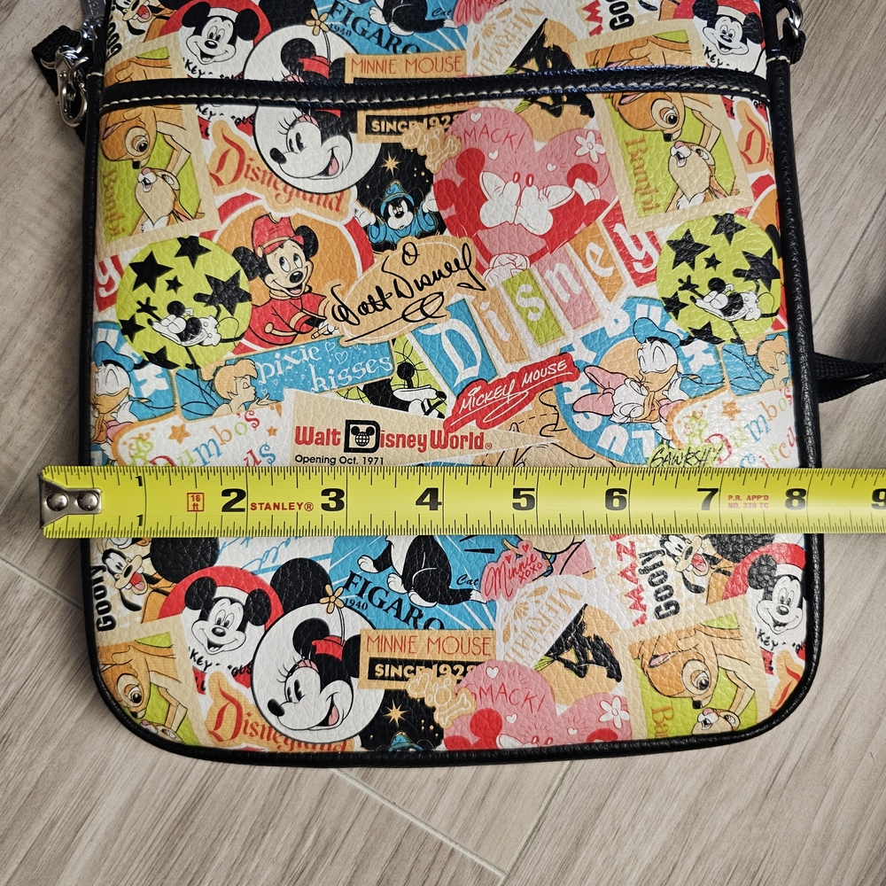 ๐ WALT DISNEYWORLD Mickey Mouse Disney Tech Crossbody Bag โ Padded & Magical! - Picture 8 of 9